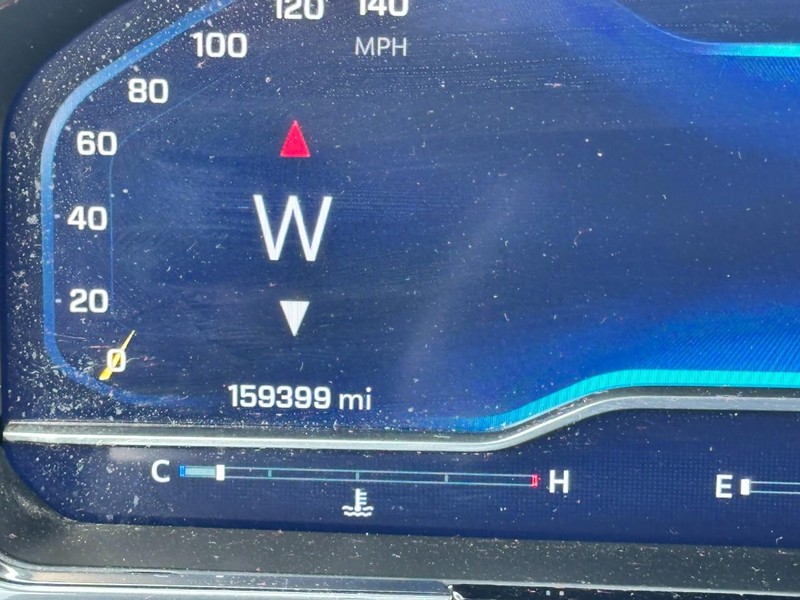 Chevrolet Silverado 1500 Vehicle Full-screen Gallery Image 20