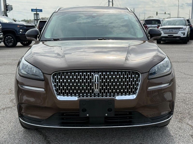 Lincoln Corsair Vehicle Full-screen Gallery Image 9