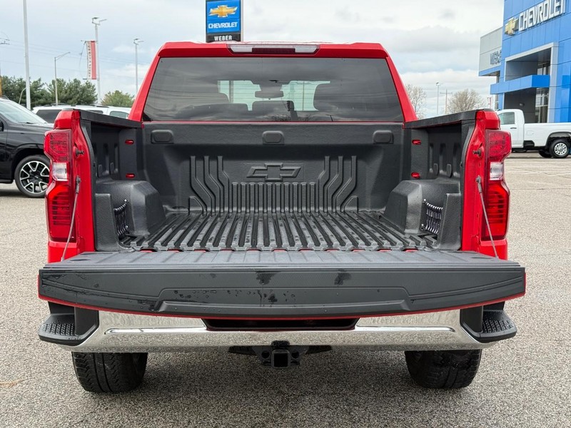 Chevrolet Silverado 1500 Vehicle Full-screen Gallery Image 6
