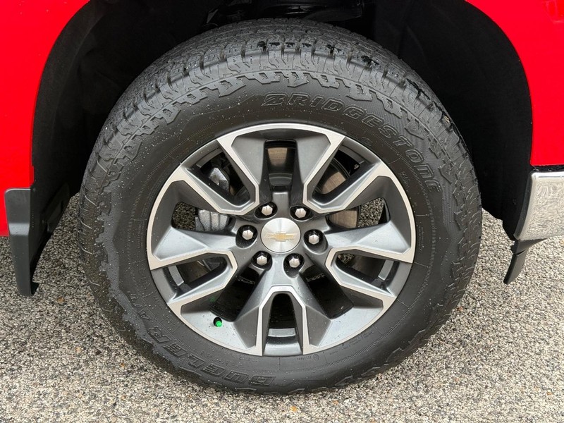 Chevrolet Silverado 1500 Vehicle Full-screen Gallery Image 7