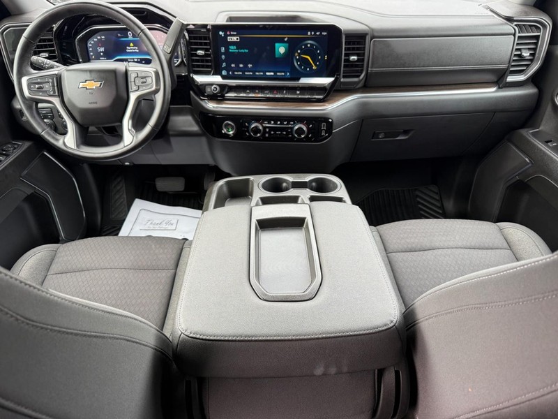 Chevrolet Silverado 1500 Vehicle Full-screen Gallery Image 11