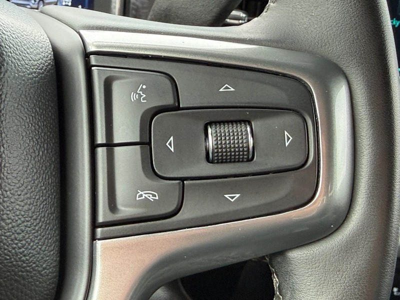 Chevrolet Silverado 1500 Vehicle Full-screen Gallery Image 14