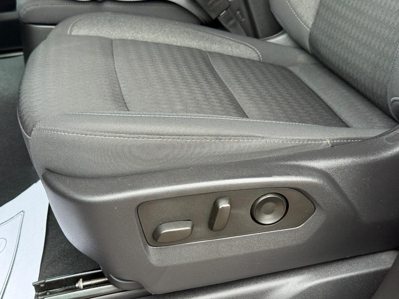 Chevrolet Silverado 1500 Vehicle Full-screen Gallery Image 23