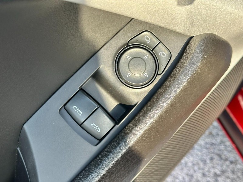 Chevrolet Camaro Vehicle Full-screen Gallery Image 13