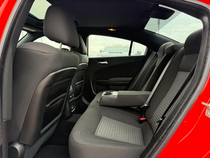 Dodge Charger Vehicle Full-screen Gallery Image 10