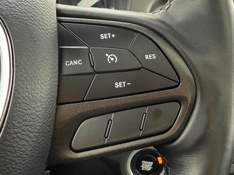 Dodge Charger Vehicle Full-screen Gallery Image 15