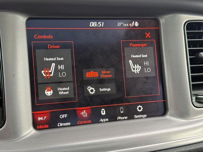 Dodge Charger Vehicle Full-screen Gallery Image 18