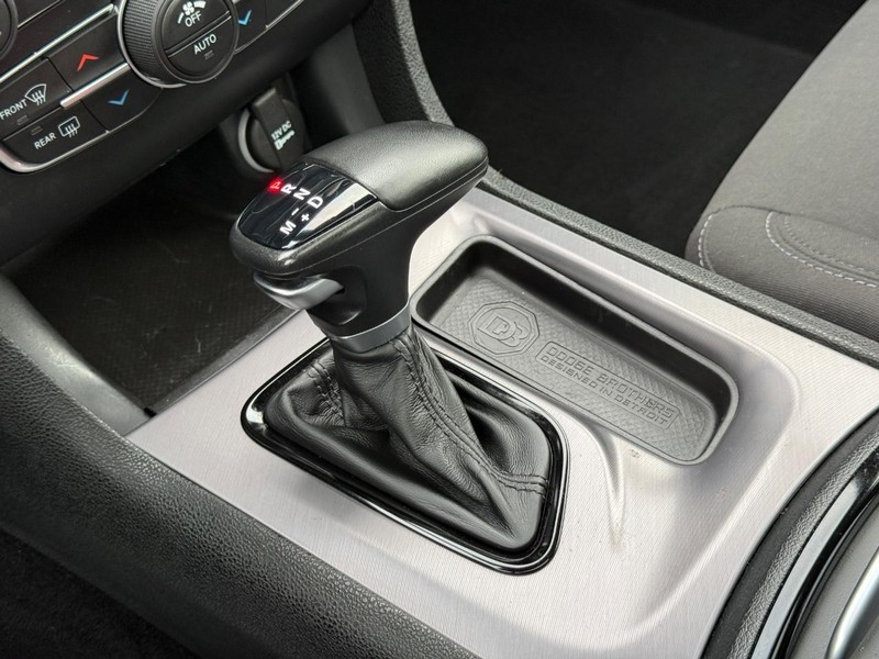 Dodge Charger Vehicle Full-screen Gallery Image 21