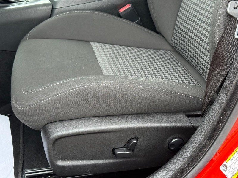 Dodge Charger Vehicle Full-screen Gallery Image 26