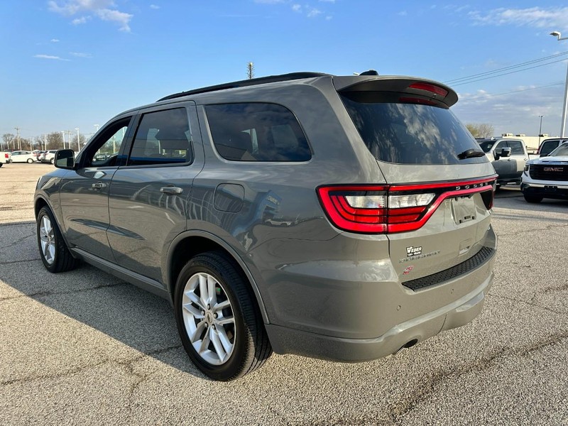 Dodge Durango Vehicle Full-screen Gallery Image 3