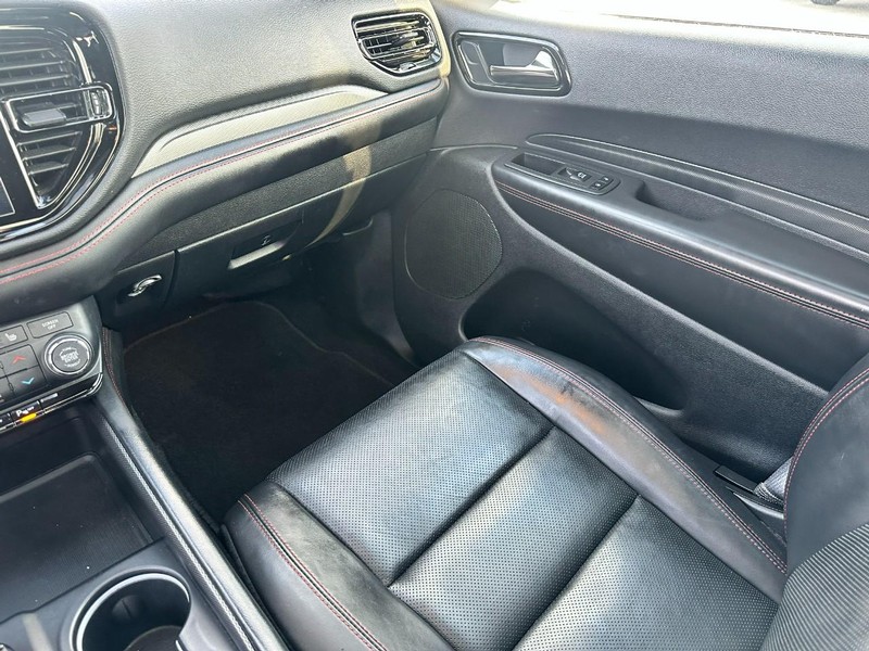 Dodge Durango Vehicle Full-screen Gallery Image 15
