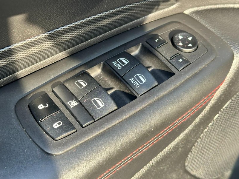 Dodge Durango Vehicle Full-screen Gallery Image 16