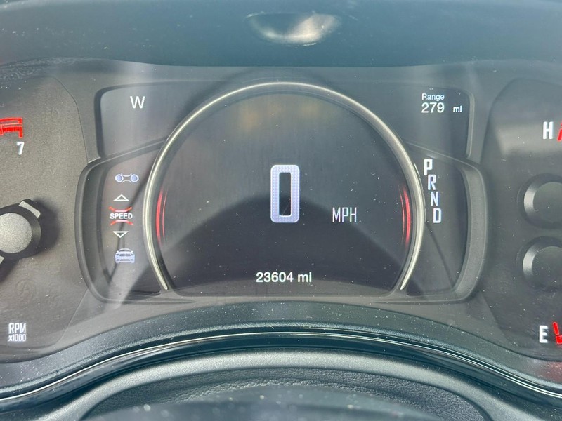 Dodge Durango Vehicle Full-screen Gallery Image 21