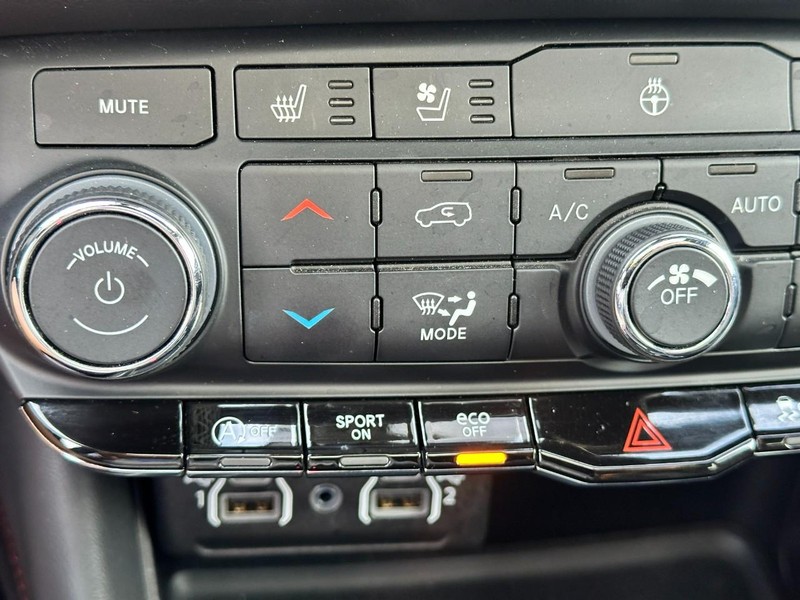 Dodge Durango Vehicle Full-screen Gallery Image 23