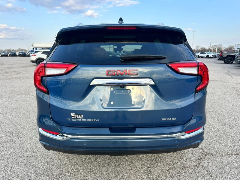 GMC Terrain Vehicle Full-screen Gallery Image 4