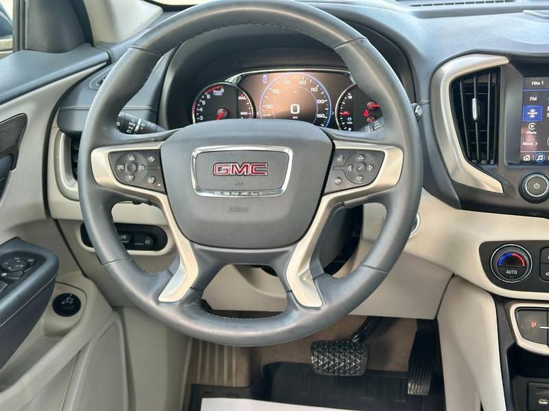 GMC Terrain Vehicle Full-screen Gallery Image 13