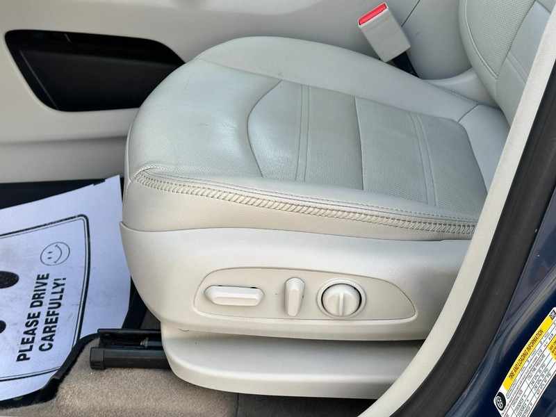 GMC Terrain Vehicle Full-screen Gallery Image 19