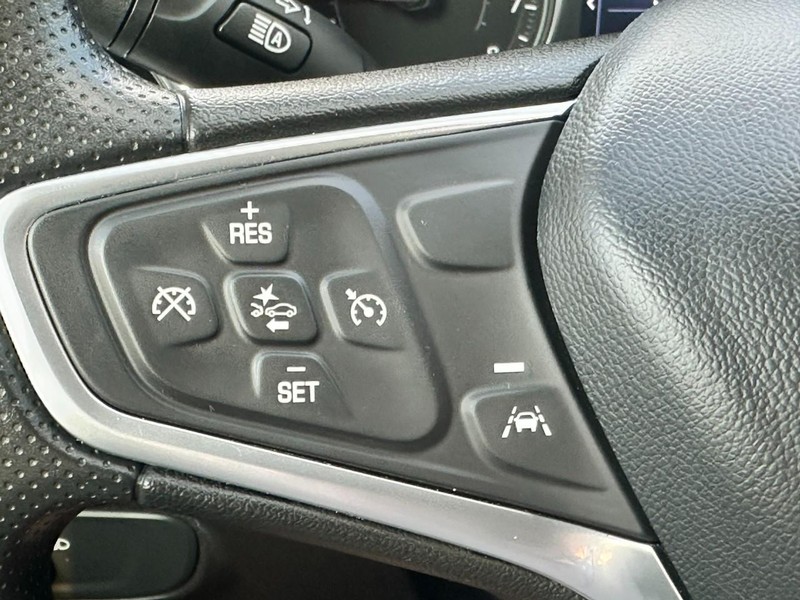 Chevrolet Equinox Vehicle Full-screen Gallery Image 18