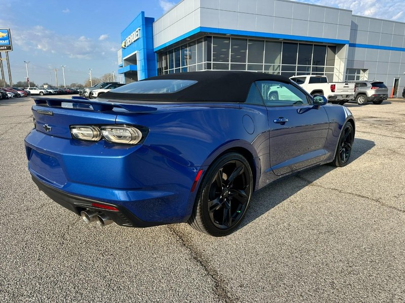 Chevrolet Camaro Vehicle Full-screen Gallery Image 6