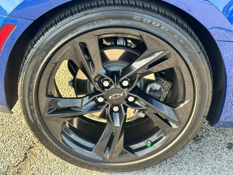 Chevrolet Camaro Vehicle Full-screen Gallery Image 7