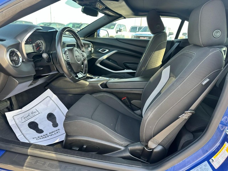 Chevrolet Camaro Vehicle Full-screen Gallery Image 11