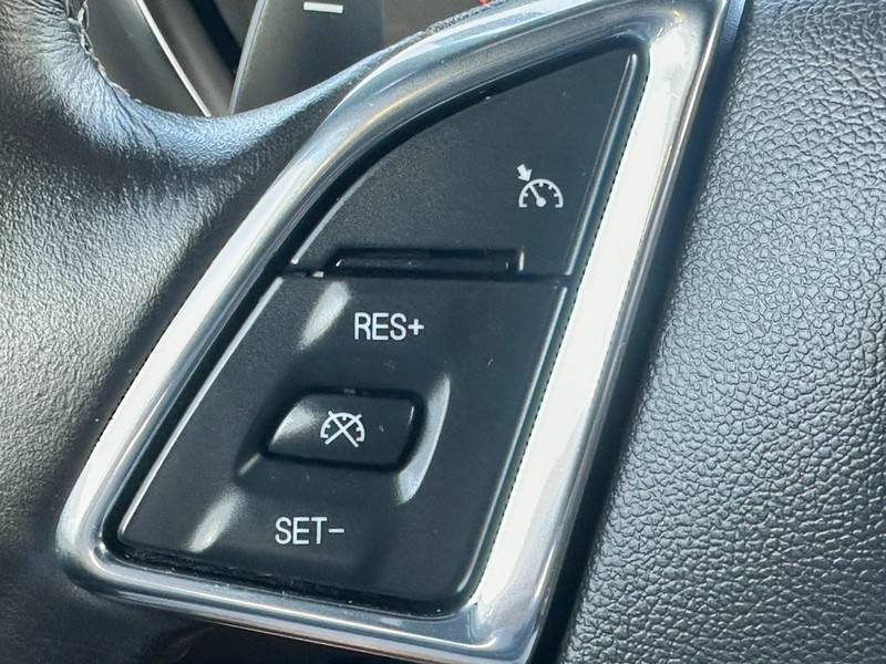 Chevrolet Camaro Vehicle Full-screen Gallery Image 14