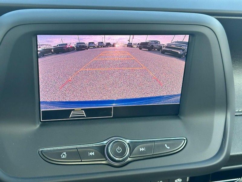 Chevrolet Camaro Vehicle Full-screen Gallery Image 19