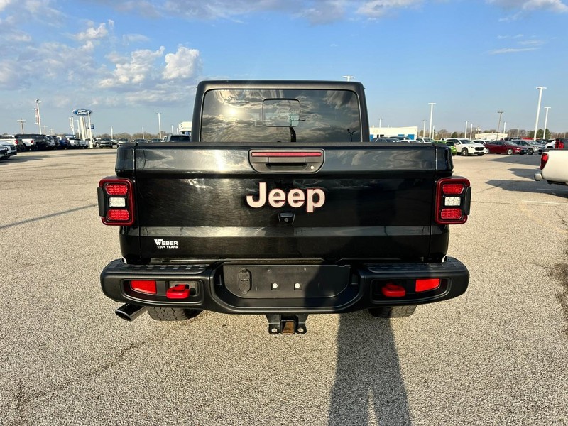 Jeep Gladiator Vehicle Full-screen Gallery Image 4