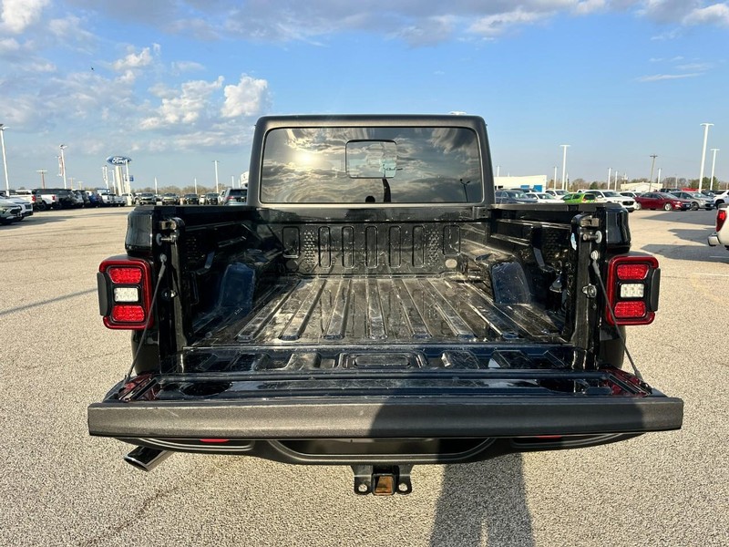 Jeep Gladiator Vehicle Full-screen Gallery Image 5