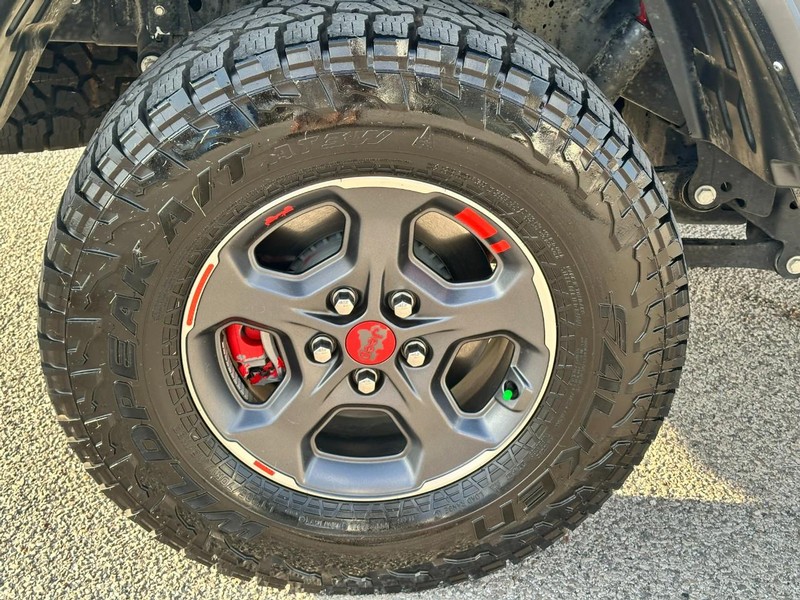 Jeep Gladiator Vehicle Full-screen Gallery Image 7