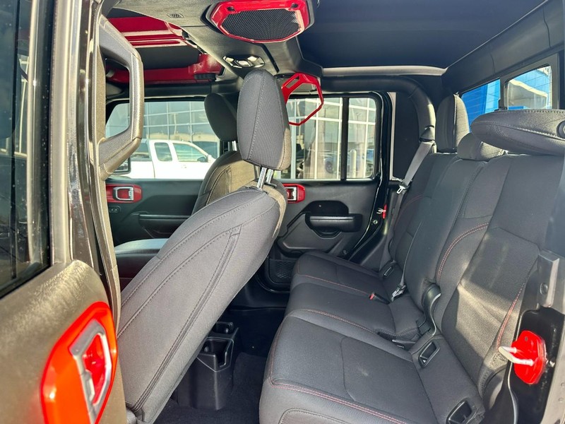 Jeep Gladiator Vehicle Full-screen Gallery Image 10