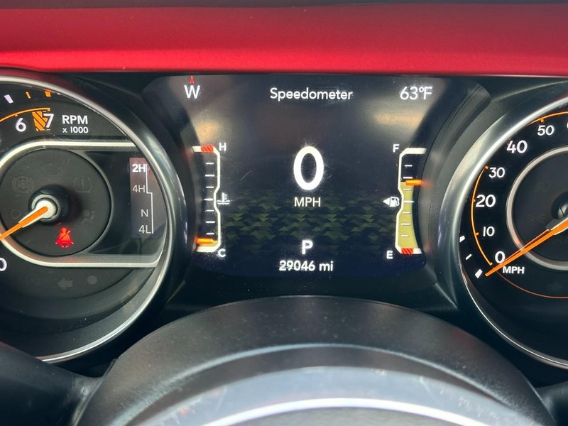 Jeep Gladiator Vehicle Full-screen Gallery Image 20