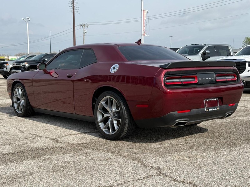 Dodge Challenger Vehicle Full-screen Gallery Image 3