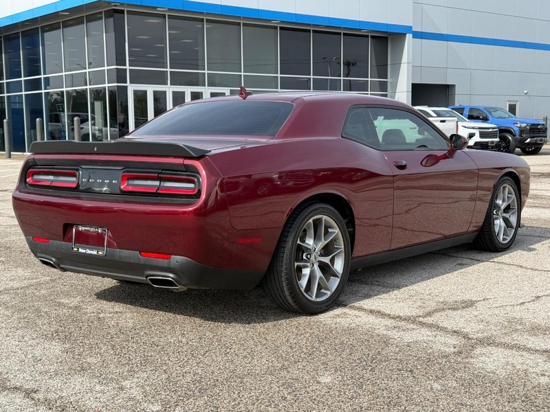 Dodge Challenger Vehicle Full-screen Gallery Image 5