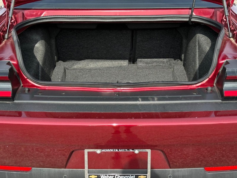 Dodge Challenger Vehicle Full-screen Gallery Image 6