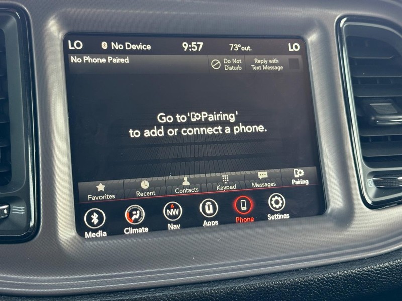 Dodge Challenger Vehicle Full-screen Gallery Image 16