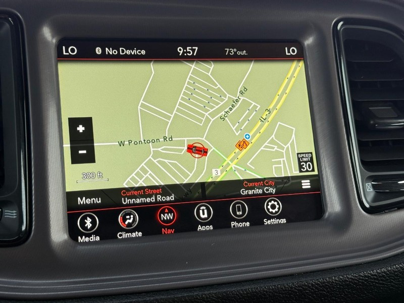 Dodge Challenger Vehicle Full-screen Gallery Image 18