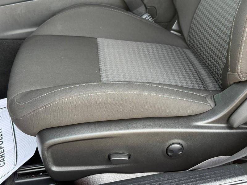 Dodge Challenger Vehicle Full-screen Gallery Image 26