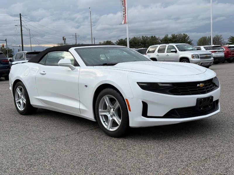 Chevrolet Camaro Vehicle Full-screen Gallery Image 8