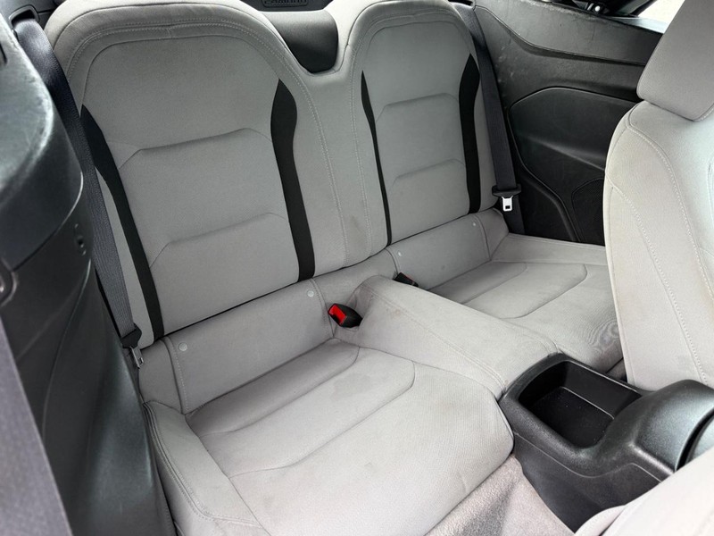 Chevrolet Camaro Vehicle Full-screen Gallery Image 10