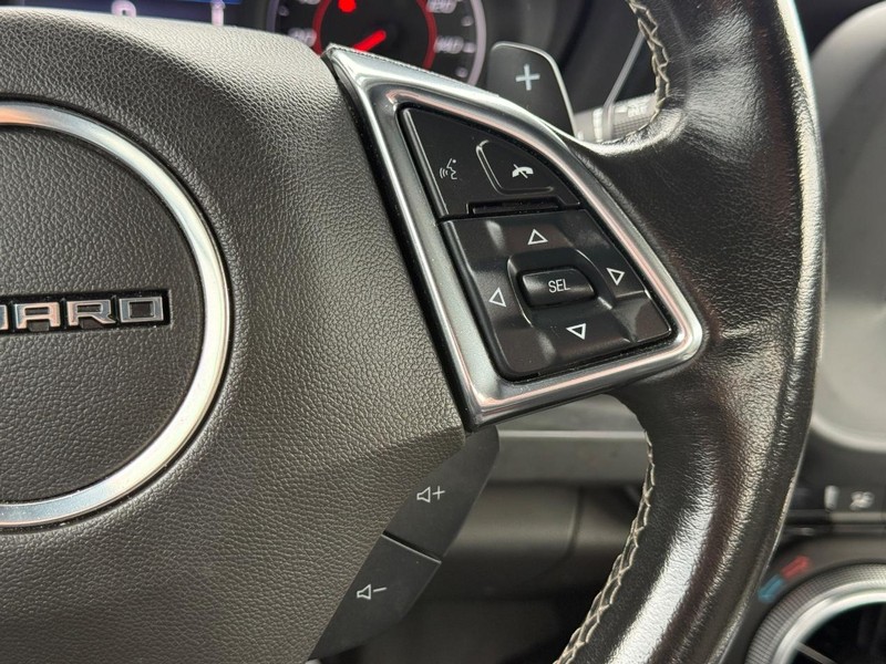 Chevrolet Camaro Vehicle Full-screen Gallery Image 17