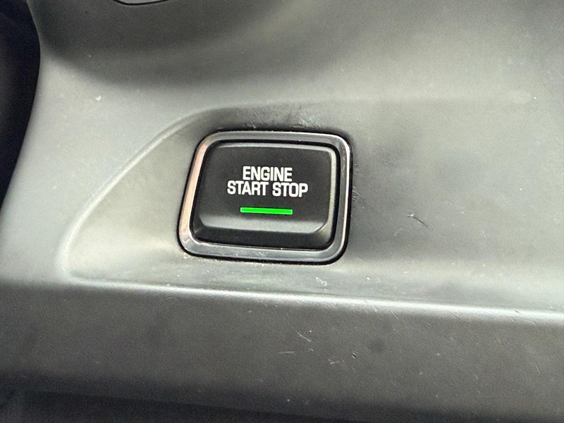 Chevrolet Camaro Vehicle Full-screen Gallery Image 18