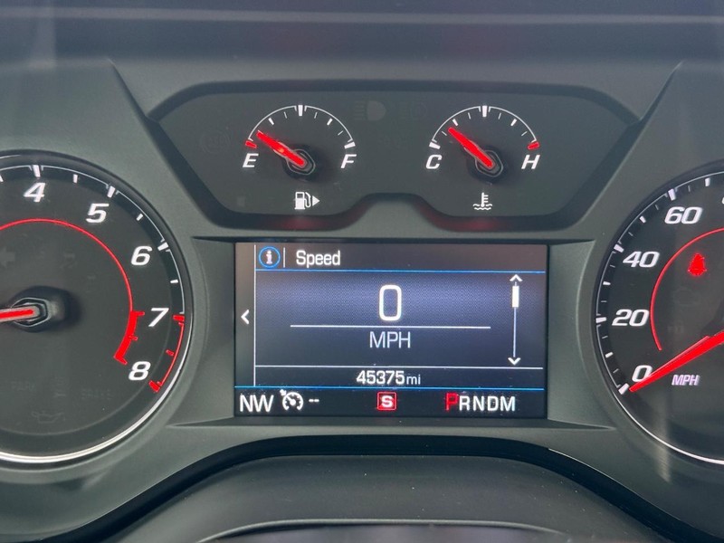 Chevrolet Camaro Vehicle Full-screen Gallery Image 24