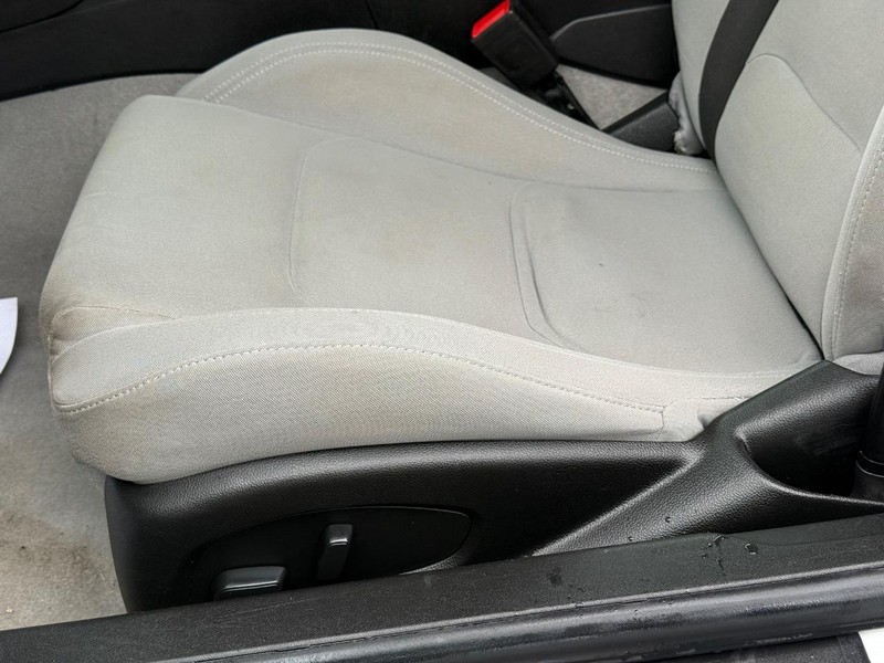 Chevrolet Camaro Vehicle Full-screen Gallery Image 26