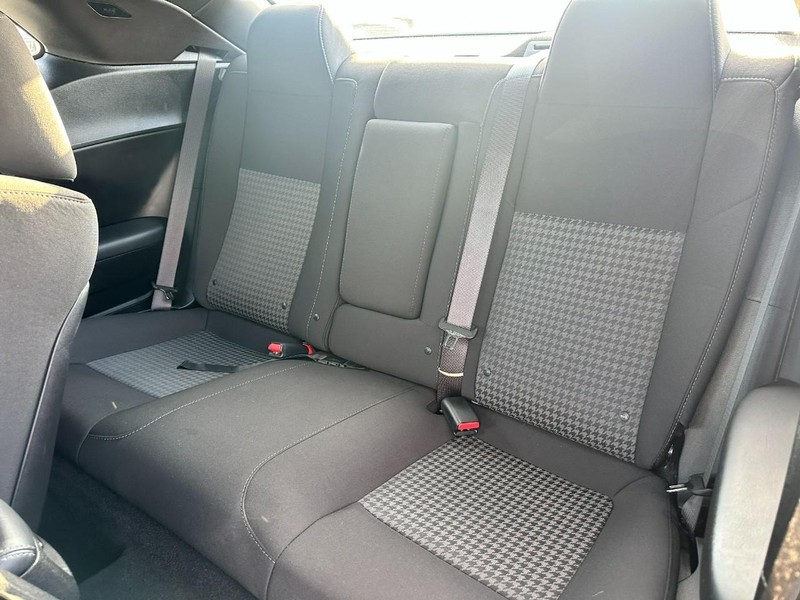 Dodge Challenger Vehicle Full-screen Gallery Image 10