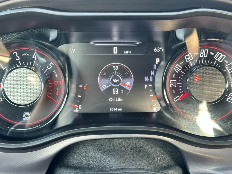 Dodge Challenger Vehicle Full-screen Gallery Image 16