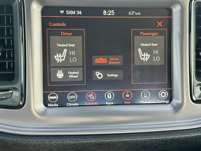 Dodge Challenger Vehicle Full-screen Gallery Image 20