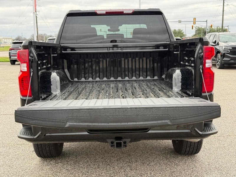 Chevrolet Silverado 1500 Vehicle Full-screen Gallery Image 6