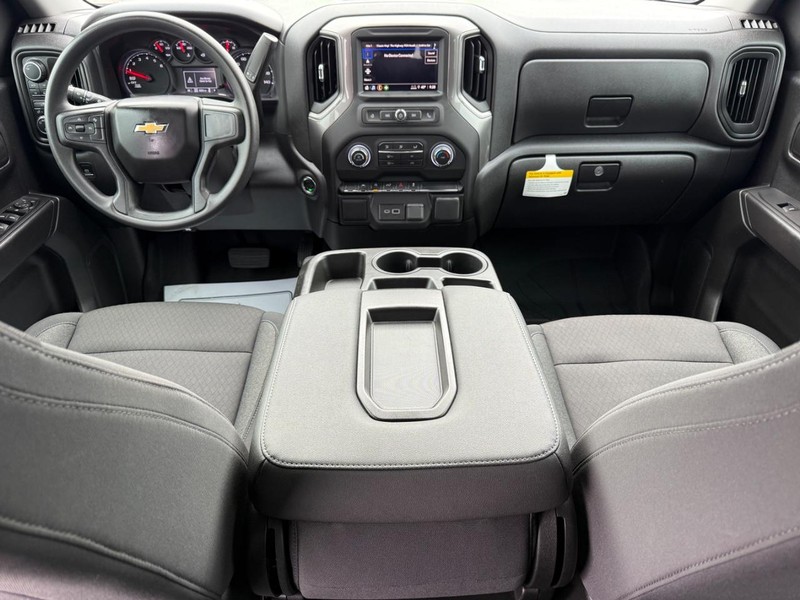 Chevrolet Silverado 1500 Vehicle Full-screen Gallery Image 11