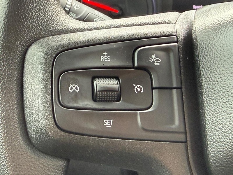 Chevrolet Silverado 1500 Vehicle Full-screen Gallery Image 13